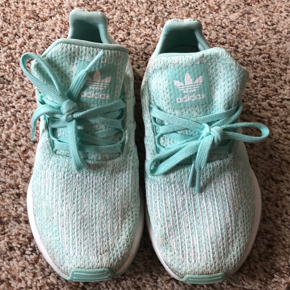 Girls Adidas Tennis shoes